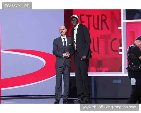 NBA豪门震荡传闻：超级巨星或被交易