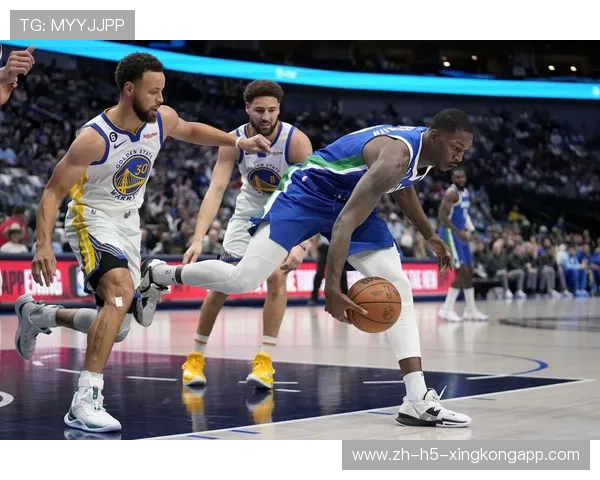 克莱·汤普森因伤缺阵独行侠对奇才之战，克莱·汤普森伤势