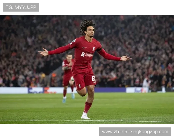 利物浦阿诺德长距离转移球强化精准度